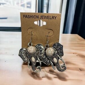 🌻3/$20🌻 Boho Silver and ivory elephant earrings